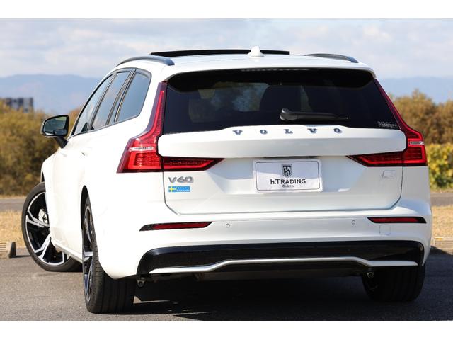 V60 リチャジアルティメットT6AWDプラグインハイブリド 新車保証 Googleナビ パノラマサンルーフ マッサージ機能付きファインナッパレザー ベンチレーター harman/kardon オレフォス社製シフトノブ 19AW HUD ACC 電動テールゲート(2枚目)