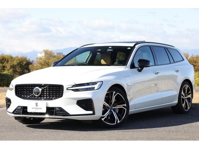 V60 リチャジアルティメットT6AWDプラグインハイブリド 新車保証 Googleナビ パノラマサンルーフ マッサージ機能付きファインナッパレザー ベンチレーター harman/kardon オレフォス社製シフトノブ 19AW HUD ACC 電動テールゲート(5枚目)