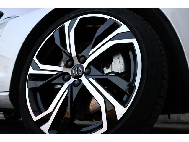 V60 リチャジアルティメットT6AWDプラグインハイブリド 新車保証 Googleナビ パノラマサンルーフ マッサージ機能付きファインナッパレザー ベンチレーター harman/kardon オレフォス社製シフトノブ 19AW HUD ACC 電動テールゲート(9枚目)