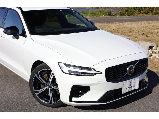 V60 リチャジアルティメットT6AWDプラグインハイブリド 新車保証 Googleナビ パノラマサンルーフ マッサージ機能付きファインナッパレザー ベンチレーター harman/kardon オレフォス社製シフトノブ 19AW HUD ACC 電動テールゲート(11枚目)