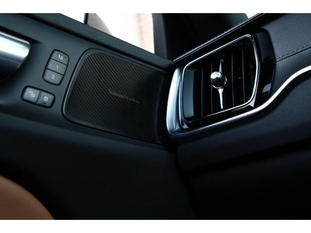 V60 リチャジアルティメットT6AWDプラグインハイブリド 新車保証 Googleナビ パノラマサンルーフ マッサージ機能付きファインナッパレザー ベンチレーター harman/kardon オレフォス社製シフトノブ 19AW HUD ACC 電動テールゲート(15枚目)