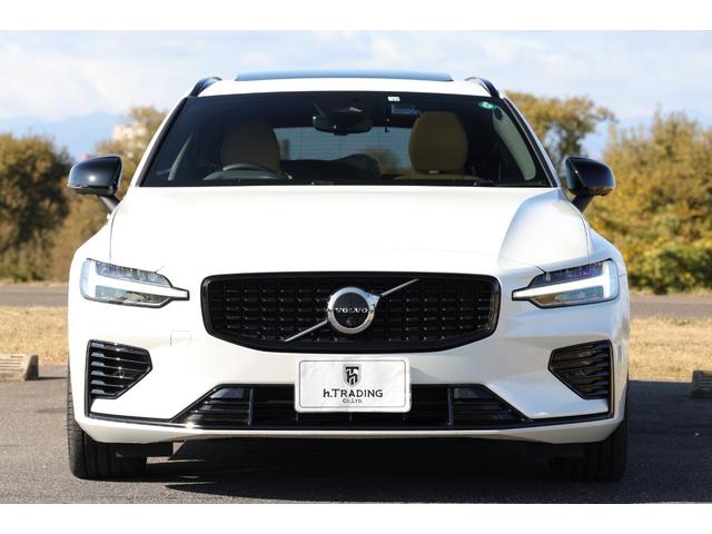 V60 リチャジアルティメットT6AWDプラグインハイブリド 新車保証 Googleナビ パノラマサンルーフ マッサージ機能付きファインナッパレザー ベンチレーター harman/kardon オレフォス社製シフトノブ 19AW HUD ACC 電動テールゲート(16枚目)
