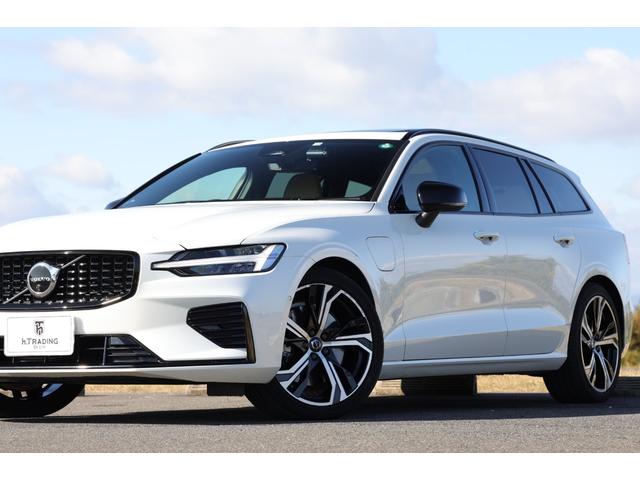 V60 リチャジアルティメットT6AWDプラグインハイブリド 新車保証 Googleナビ パノラマサンルーフ マッサージ機能付きファインナッパレザー ベンチレーター harman/kardon オレフォス社製シフトノブ 19AW HUD ACC 電動テールゲート(25枚目)