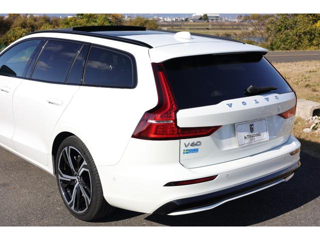 V60 リチャジアルティメットT6AWDプラグインハイブリド 新車保証 Googleナビ パノラマサンルーフ マッサージ機能付きファインナッパレザー ベンチレーター harman/kardon オレフォス社製シフトノブ 19AW HUD ACC 電動テールゲート(38枚目)