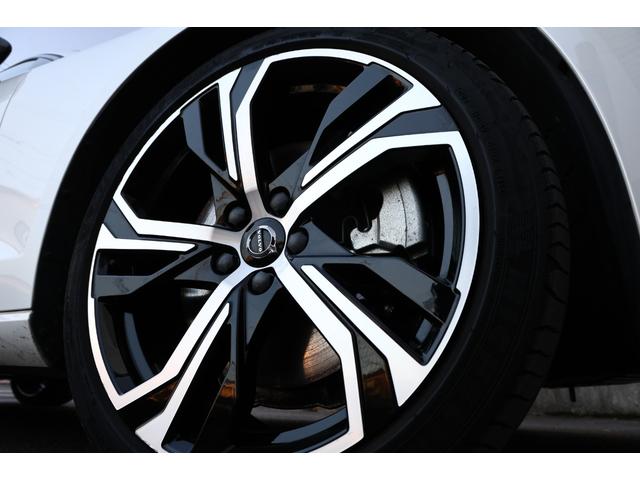 V60 リチャジアルティメットT6AWDプラグインハイブリド 新車保証 Googleナビ パノラマサンルーフ マッサージ機能付きファインナッパレザー ベンチレーター harman/kardon オレフォス社製シフトノブ 19AW HUD ACC 電動テールゲート(45枚目)