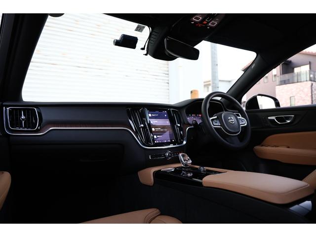 V60 リチャジアルティメットT6AWDプラグインハイブリド 新車保証 Googleナビ パノラマサンルーフ マッサージ機能付きファインナッパレザー ベンチレーター harman/kardon オレフォス社製シフトノブ 19AW HUD ACC 電動テールゲート(60枚目)