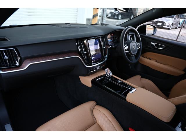 V60 リチャジアルティメットT6AWDプラグインハイブリド 新車保証 Googleナビ パノラマサンルーフ マッサージ機能付きファインナッパレザー ベンチレーター harman/kardon オレフォス社製シフトノブ 19AW HUD ACC 電動テールゲート(61枚目)