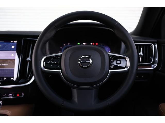 V60 リチャジアルティメットT6AWDプラグインハイブリド 新車保証 Googleナビ パノラマサンルーフ マッサージ機能付きファインナッパレザー ベンチレーター harman/kardon オレフォス社製シフトノブ 19AW HUD ACC 電動テールゲート(64枚目)