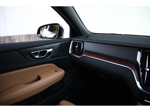 V60 リチャジアルティメットT6AWDプラグインハイブリド 新車保証 Googleナビ パノラマサンルーフ マッサージ機能付きファインナッパレザー ベンチレーター harman/kardon オレフォス社製シフトノブ 19AW HUD ACC 電動テールゲート(78枚目)