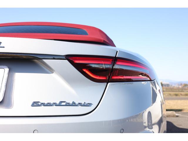 グランカブリオ トロフェオ 新車保証 テックアシスタンスP スポーツデザインP Sonus faberプレミアムオーディオ ネロ/ロッソインテリア ソフトトップ/グラナータ ペガソ鍛造20/21AW レッドキャリパー HUD(8枚目)