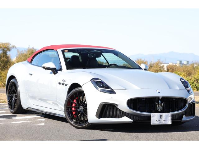 グランカブリオ トロフェオ 新車保証 テックアシスタンスP スポーツデザインP Sonus faberプレミアムオーディオ ネロ/ロッソインテリア ソフトトップ/グラナータ ペガソ鍛造20/21AW レッドキャリパー HUD(17枚目)