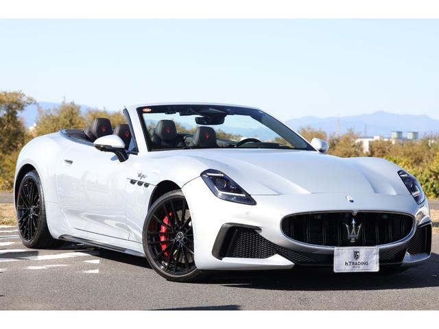 グランカブリオ トロフェオ 新車保証 テックアシスタンスP スポーツデザインP Sonus faberプレミアムオーディオ ネロ/ロッソインテリア ソフトトップ/グラナータ ペガソ鍛造20/21AW レッドキャリパー HUD(18枚目)