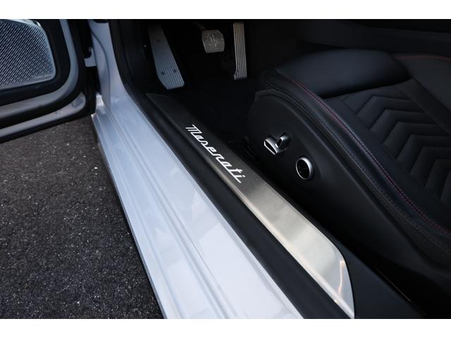 グランカブリオ トロフェオ 新車保証 テックアシスタンスP スポーツデザインP Sonus faberプレミアムオーディオ ネロ/ロッソインテリア ソフトトップ/グラナータ ペガソ鍛造20/21AW レッドキャリパー HUD(49枚目)