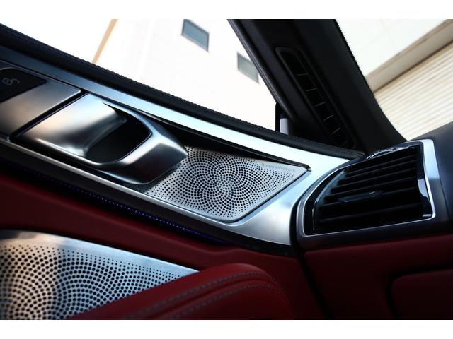 �I�v�V�����̂a�������������v�������������_�C�������h�T�E���h�i�P�S�O�O���������C�P�U�X�s�[�J�[�j�͖�ɂ͔�����������A�������ȃC���e���A�̈ꕔ�Ƃ��Ă��P��������܂�