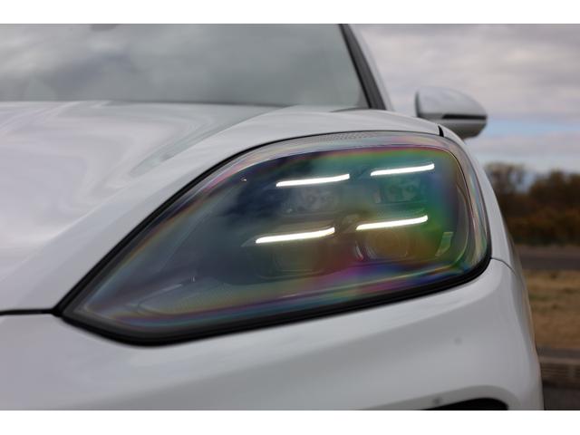 カイエンクーペ カイエンGTS クーペ 1オーナー 新車保証 GTSインテリアPKG(カーマインレッド) PDCC パッセンジャーディスプレイ Exclusive Design22AW 4ゾーンAC ソフトクローズドドア 電動テールゲート(7枚目)