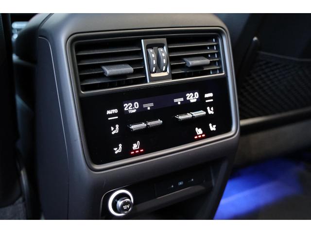 カイエンクーペ カイエンGTS クーペ 1オーナー 新車保証 GTSインテリアPKG(カーマインレッド) PDCC パッセンジャーディスプレイ Exclusive Design22AW 4ゾーンAC ソフトクローズドドア 電動テールゲート(16枚目)