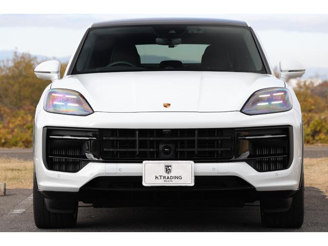 カイエンクーペ カイエンGTS クーペ 1オーナー 新車保証 GTSインテリアPKG(カーマインレッド) PDCC パッセンジャーディスプレイ Exclusive Design22AW 4ゾーンAC ソフトクローズドドア 電動テールゲート(17枚目)