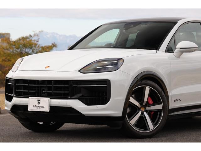 カイエンクーペ カイエンGTS クーペ 1オーナー 新車保証 GTSインテリアPKG(カーマインレッド) PDCC パッセンジャーディスプレイ Exclusive Design22AW 4ゾーンAC ソフトクローズドドア 電動テールゲート(19枚目)