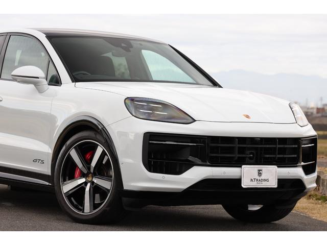 カイエンクーペ カイエンGTS クーペ 1オーナー 新車保証 GTSインテリアPKG(カーマインレッド) PDCC パッセンジャーディスプレイ Exclusive Design22AW 4ゾーンAC ソフトクローズドドア 電動テールゲート(25枚目)