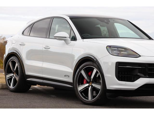 カイエンクーペ カイエンGTS クーペ 1オーナー 新車保証 GTSインテリアPKG(カーマインレッド) PDCC パッセンジャーディスプレイ Exclusive Design22AW 4ゾーンAC ソフトクローズドドア 電動テールゲート(26枚目)