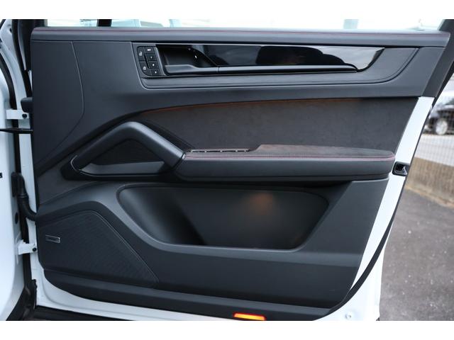 カイエンクーペ カイエンGTS クーペ 1オーナー 新車保証 GTSインテリアPKG(カーマインレッド) PDCC パッセンジャーディスプレイ Exclusive Design22AW 4ゾーンAC ソフトクローズドドア 電動テールゲート(55枚目)