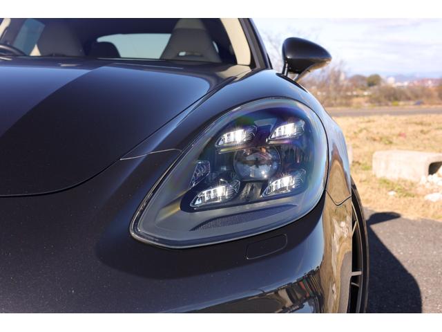 パナメーラ ４　エグゼクティブ　法人１オーナー　ロングボディ　４人乗り　スポーツデザインパッケージ　スポーツエグゾースト　パノラマサンルーフ　４ゾーンエアコン　ソフトクローズドドア　マトリクスＬＥＤヘッドＰＤＬＳ　地デジチューナー（9枚目）