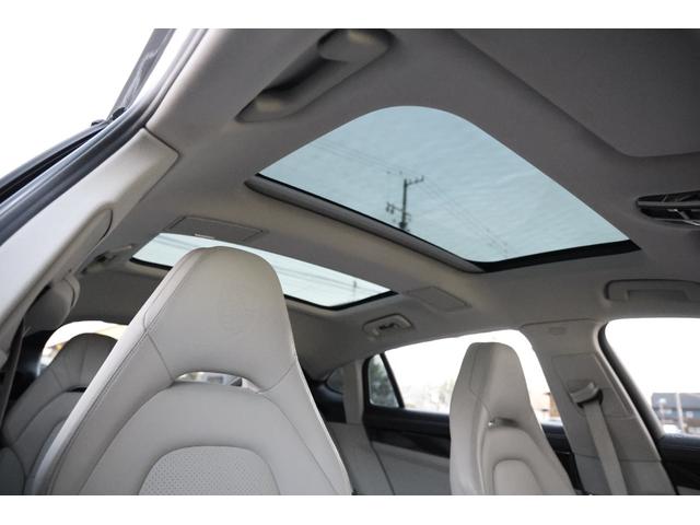 パナメーラ ４　エグゼクティブ　法人１オーナー　ロングボディ　４人乗り　スポーツデザインパッケージ　スポーツエグゾースト　パノラマサンルーフ　４ゾーンエアコン　ソフトクローズドドア　マトリクスＬＥＤヘッドＰＤＬＳ　地デジチューナー（12枚目）