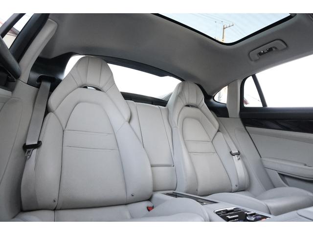 パナメーラ ４　エグゼクティブ　法人１オーナー　ロングボディ　４人乗り　スポーツデザインパッケージ　スポーツエグゾースト　パノラマサンルーフ　４ゾーンエアコン　ソフトクローズドドア　マトリクスＬＥＤヘッドＰＤＬＳ　地デジチューナー（17枚目）