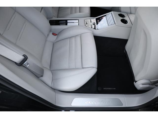 パナメーラ ４　エグゼクティブ　法人１オーナー　ロングボディ　４人乗り　スポーツデザインパッケージ　スポーツエグゾースト　パノラマサンルーフ　４ゾーンエアコン　ソフトクローズドドア　マトリクスＬＥＤヘッドＰＤＬＳ　地デジチューナー（55枚目）