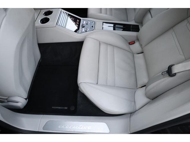 パナメーラ ４　エグゼクティブ　法人１オーナー　ロングボディ　４人乗り　スポーツデザインパッケージ　スポーツエグゾースト　パノラマサンルーフ　４ゾーンエアコン　ソフトクローズドドア　マトリクスＬＥＤヘッドＰＤＬＳ　地デジチューナー（58枚目）