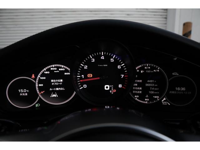 パナメーラ ４　エグゼクティブ　法人１オーナー　ロングボディ　４人乗り　スポーツデザインパッケージ　スポーツエグゾースト　パノラマサンルーフ　４ゾーンエアコン　ソフトクローズドドア　マトリクスＬＥＤヘッドＰＤＬＳ　地デジチューナー（70枚目）