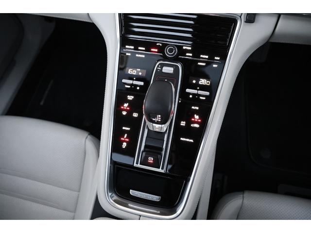 パナメーラ ４　エグゼクティブ　法人１オーナー　ロングボディ　４人乗り　スポーツデザインパッケージ　スポーツエグゾースト　パノラマサンルーフ　４ゾーンエアコン　ソフトクローズドドア　マトリクスＬＥＤヘッドＰＤＬＳ　地デジチューナー（76枚目）