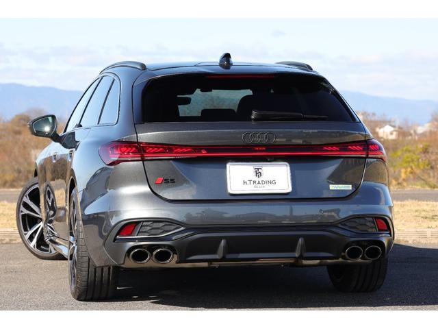 Ｓ５アバント ベースグレード　新車保証　ラグジュアリーＰＫＧ　ライティングＰＫＧ　ブラックスタイリングＰＫＧ　５ツインスポーク２０ＡＷ　レッドキャリパー　スマートパノラマＳＲ　Ｂ＆Ｏ　マッサージ機能付ナッパレザー　ベンチレーター（2枚目）