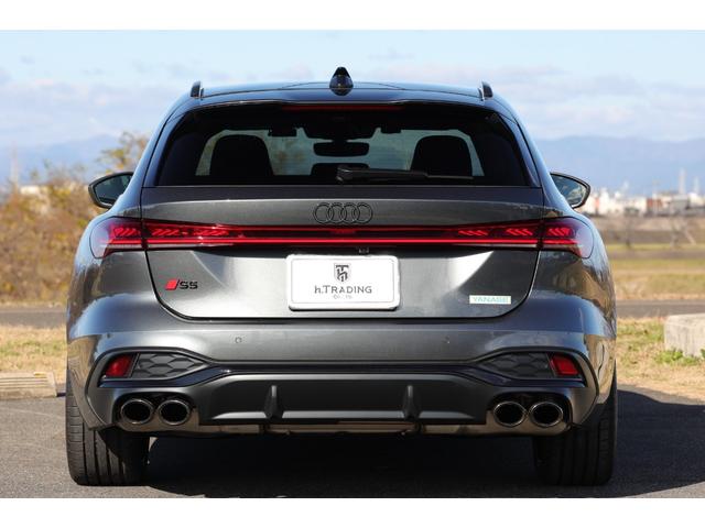 Ｓ５アバント ベースグレード　新車保証　ラグジュアリーＰＫＧ　ライティングＰＫＧ　ブラックスタイリングＰＫＧ　５ツインスポーク２０ＡＷ　レッドキャリパー　スマートパノラマＳＲ　Ｂ＆Ｏ　マッサージ機能付ナッパレザー　ベンチレーター（32枚目）