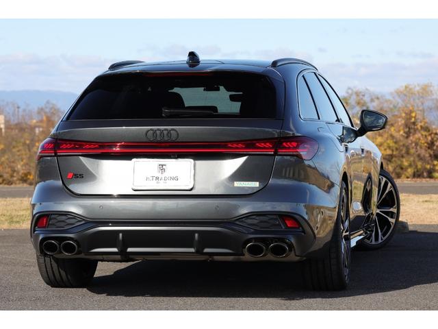 Ｓ５アバント ベースグレード　新車保証　ラグジュアリーＰＫＧ　ライティングＰＫＧ　ブラックスタイリングＰＫＧ　５ツインスポーク２０ＡＷ　レッドキャリパー　スマートパノラマＳＲ　Ｂ＆Ｏ　マッサージ機能付ナッパレザー　ベンチレーター（33枚目）