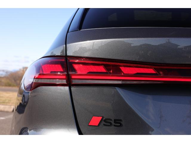 Ｓ５アバント ベースグレード　新車保証　ラグジュアリーＰＫＧ　ライティングＰＫＧ　ブラックスタイリングＰＫＧ　５ツインスポーク２０ＡＷ　レッドキャリパー　スマートパノラマＳＲ　Ｂ＆Ｏ　マッサージ機能付ナッパレザー　ベンチレーター（38枚目）