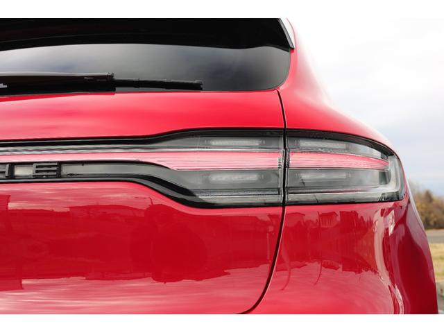 �f�s�r�͕W���ɂăe�B���e�b�h�k�d�c�e�[���𑕔�