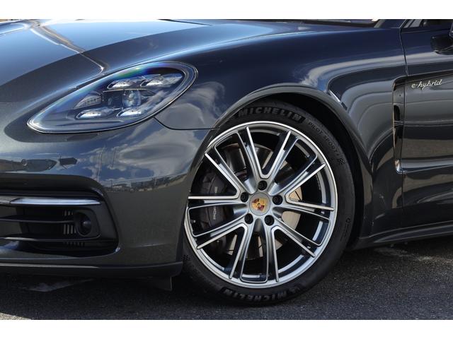 パナメーラ ４　Ｅ－ハイブリッド　スポーツツーリスモ　スポーツクロノパッケージ　バルダオインテリアパッケージ　Ｂｕｒｍｅｓｔｅｒハイエンドオーディオ　パノラマサンルーフ　エクスクルーシブデザイン２１ＡＷ　マトリクスＬＥＤヘッド　ソフトクローズドドア（20枚目）