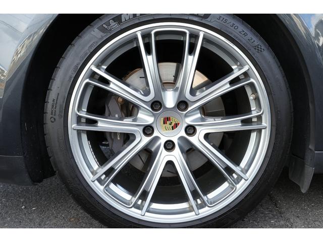 パナメーラ ４　Ｅ－ハイブリッド　スポーツツーリスモ　スポーツクロノパッケージ　バルダオインテリアパッケージ　Ｂｕｒｍｅｓｔｅｒハイエンドオーディオ　パノラマサンルーフ　エクスクルーシブデザイン２１ＡＷ　マトリクスＬＥＤヘッド　ソフトクローズドドア（50枚目）