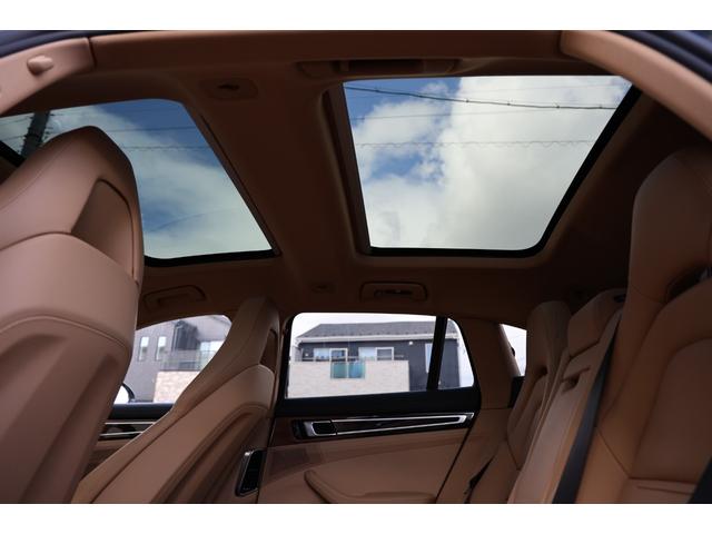 パナメーラ ４　Ｅ－ハイブリッド　スポーツツーリスモ　スポーツクロノパッケージ　バルダオインテリアパッケージ　Ｂｕｒｍｅｓｔｅｒハイエンドオーディオ　パノラマサンルーフ　エクスクルーシブデザイン２１ＡＷ　マトリクスＬＥＤヘッド　ソフトクローズドドア（63枚目）