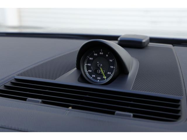 パナメーラ ４　Ｅ－ハイブリッド　スポーツツーリスモ　スポーツクロノパッケージ　バルダオインテリアパッケージ　Ｂｕｒｍｅｓｔｅｒハイエンドオーディオ　パノラマサンルーフ　エクスクルーシブデザイン２１ＡＷ　マトリクスＬＥＤヘッド　ソフトクローズドドア（74枚目）