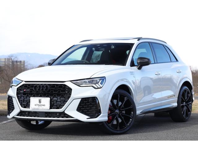 ＲＳ Ｑ３ ベースグレード　ＲＳデザインパッケージレッド　ブラックＡｕｄｉ　ｒｉｎｇｓ＆ブラックスタイリングパッケージ　パノラマＳＲ　２１ＡＷ　ダンピングコントロールサス　Ｂａｎｇ＆Ｏｌｕｆｓｅｎ　ＲＳスポエグ　電動テールゲート（7枚目）