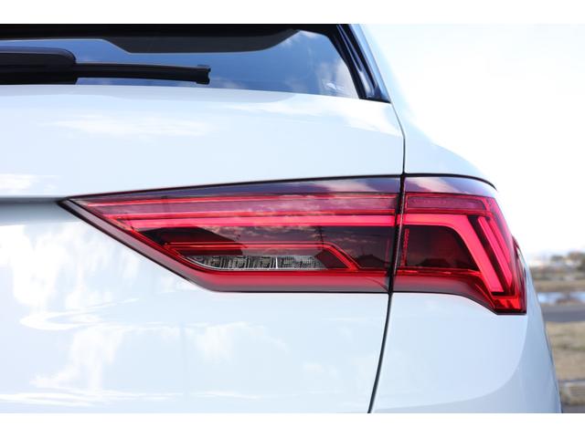ＲＳ Ｑ３ ベースグレード　ＲＳデザインパッケージレッド　ブラックＡｕｄｉ　ｒｉｎｇｓ＆ブラックスタイリングパッケージ　パノラマＳＲ　２１ＡＷ　ダンピングコントロールサス　Ｂａｎｇ＆Ｏｌｕｆｓｅｎ　ＲＳスポエグ　電動テールゲート（10枚目）