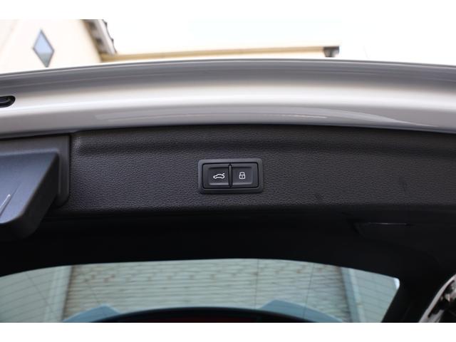 ＲＳ Ｑ３ ベースグレード　ＲＳデザインパッケージレッド　ブラックＡｕｄｉ　ｒｉｎｇｓ＆ブラックスタイリングパッケージ　パノラマＳＲ　２１ＡＷ　ダンピングコントロールサス　Ｂａｎｇ＆Ｏｌｕｆｓｅｎ　ＲＳスポエグ　電動テールゲート（17枚目）