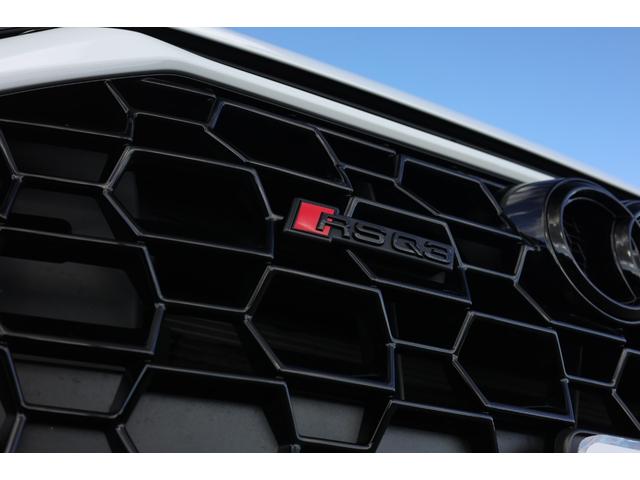 ＲＳ Ｑ３ ベースグレード　ＲＳデザインパッケージレッド　ブラックＡｕｄｉ　ｒｉｎｇｓ＆ブラックスタイリングパッケージ　パノラマＳＲ　２１ＡＷ　ダンピングコントロールサス　Ｂａｎｇ＆Ｏｌｕｆｓｅｎ　ＲＳスポエグ　電動テールゲート（24枚目）