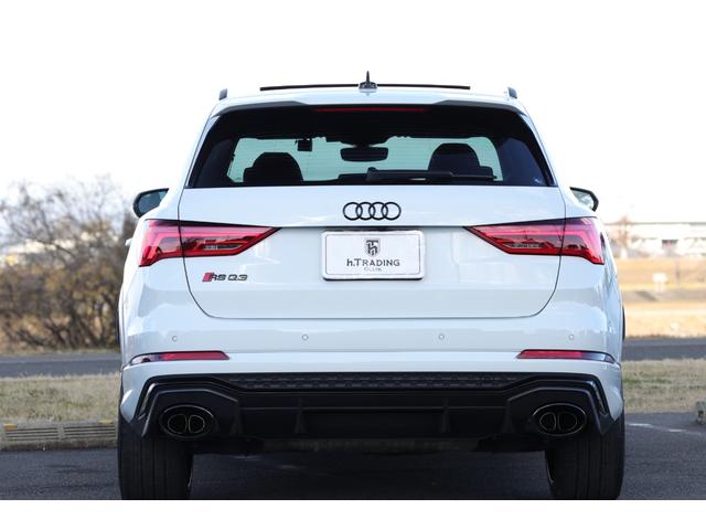 ＲＳ Ｑ３ ベースグレード　ＲＳデザインパッケージレッド　ブラックＡｕｄｉ　ｒｉｎｇｓ＆ブラックスタイリングパッケージ　パノラマＳＲ　２１ＡＷ　ダンピングコントロールサス　Ｂａｎｇ＆Ｏｌｕｆｓｅｎ　ＲＳスポエグ　電動テールゲート（33枚目）