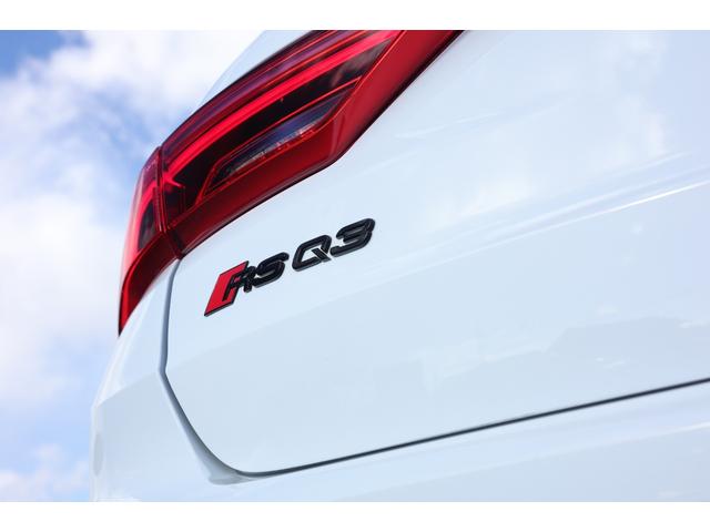 ＲＳ Ｑ３ ベースグレード　ＲＳデザインパッケージレッド　ブラックＡｕｄｉ　ｒｉｎｇｓ＆ブラックスタイリングパッケージ　パノラマＳＲ　２１ＡＷ　ダンピングコントロールサス　Ｂａｎｇ＆Ｏｌｕｆｓｅｎ　ＲＳスポエグ　電動テールゲート（36枚目）