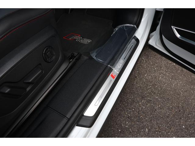 ＲＳ Ｑ３ ベースグレード　ＲＳデザインパッケージレッド　ブラックＡｕｄｉ　ｒｉｎｇｓ＆ブラックスタイリングパッケージ　パノラマＳＲ　２１ＡＷ　ダンピングコントロールサス　Ｂａｎｇ＆Ｏｌｕｆｓｅｎ　ＲＳスポエグ　電動テールゲート（49枚目）