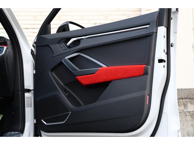 ＲＳ Ｑ３ ベースグレード　ＲＳデザインパッケージレッド　ブラックＡｕｄｉ　ｒｉｎｇｓ＆ブラックスタイリングパッケージ　パノラマＳＲ　２１ＡＷ　ダンピングコントロールサス　Ｂａｎｇ＆Ｏｌｕｆｓｅｎ　ＲＳスポエグ　電動テールゲート（50枚目）