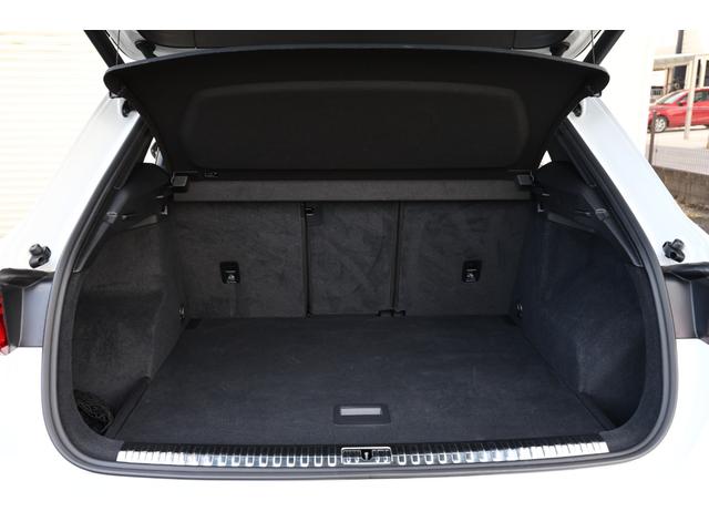 ＲＳ Ｑ３ ベースグレード　ＲＳデザインパッケージレッド　ブラックＡｕｄｉ　ｒｉｎｇｓ＆ブラックスタイリングパッケージ　パノラマＳＲ　２１ＡＷ　ダンピングコントロールサス　Ｂａｎｇ＆Ｏｌｕｆｓｅｎ　ＲＳスポエグ　電動テールゲート（52枚目）